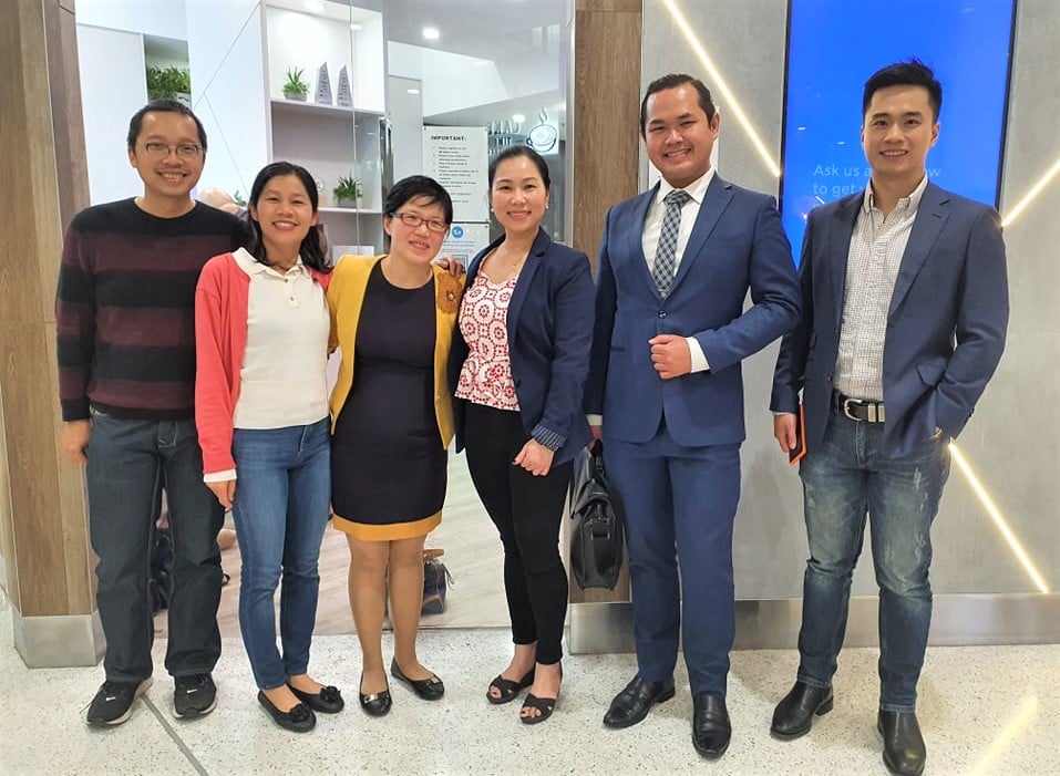 Vinson Luong cung dong nghiep